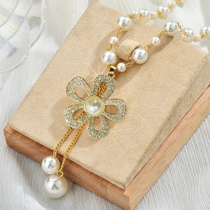 Elegant Rhinestone Flower Necklace